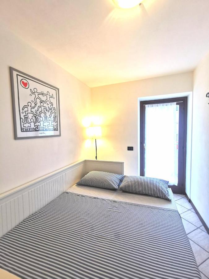 Old Town Apartment With Terrace - Live Love Lake ペスキエーラ・デル・ガルダ エクステリア 写真